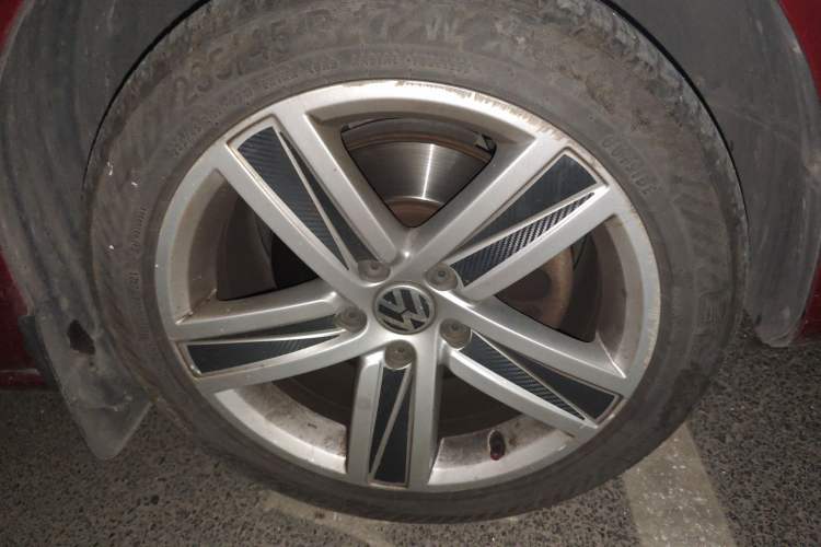Used Volkswagen FAW-Volkswagen CC 2013 1.8TSI Prestige Model Right Front Wheel Hub