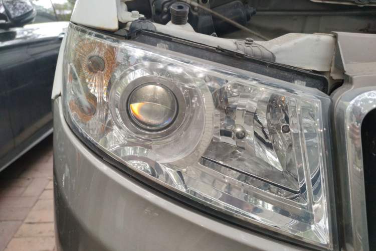Used Jinbei New Hiace X30L 2021 1.5L Wealth Edition Bus Non-Air-Conditioned China VI Standard SWC15M Right Front Headlight