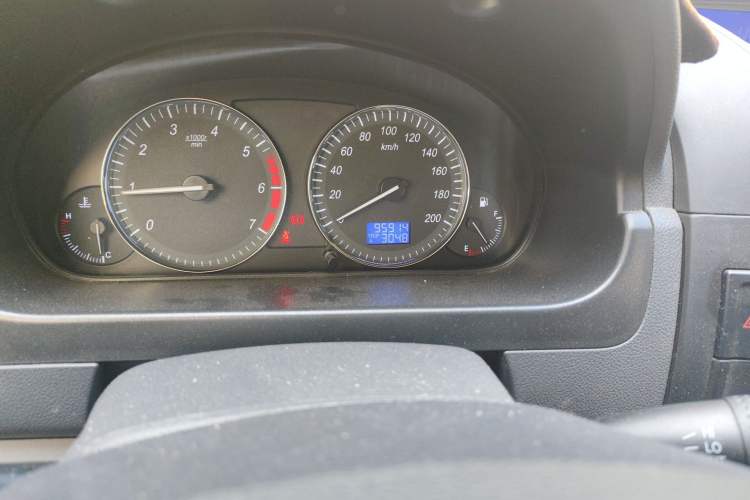 Used BAIC Changhe M50S 2015 1.5L facelift economy class DAM15DL