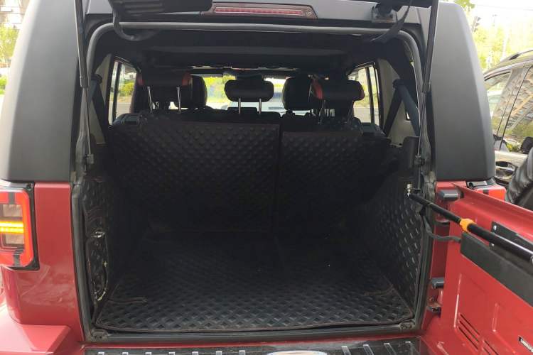 Used BAIC Off-Road BJ40 2020 2.0T Automatic Four-Wheel Drive Urban Hunter Edition Chivalrous Type Trunk