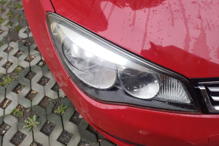 Used Roewe 350 2015 1.5L Automatic Luxury Sunroof Edition
