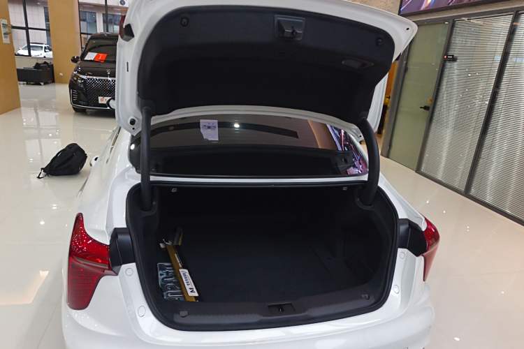 Used Hongqi H5 2023 2.0T Automatic Smart Connect Flagship Edition