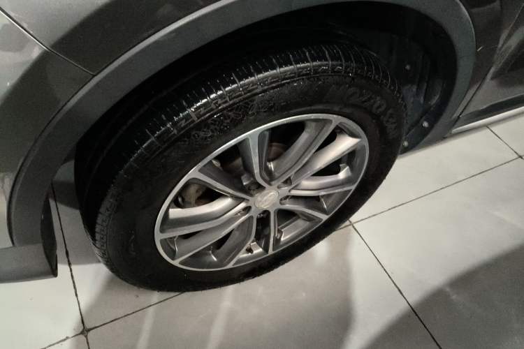 Used Geely Auto Emgrand X7 Sport 2018 1.8TD Automatic Two-Wheel Drive Smart Connect 4G Internet Edition