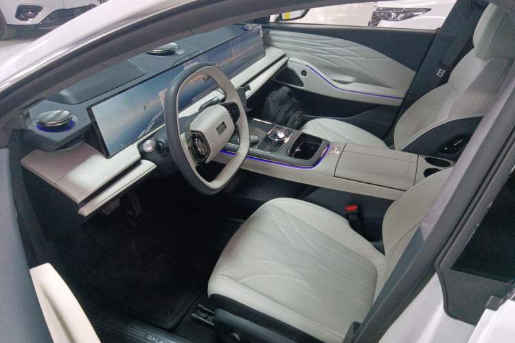 Used Geely Galaxy E8 2025 700 km Long-Range Intelligent Driving Version