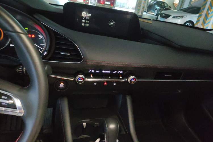 Used Mazda 3 Axela 2023 2.0L Automatic ZhiZhen Edition
