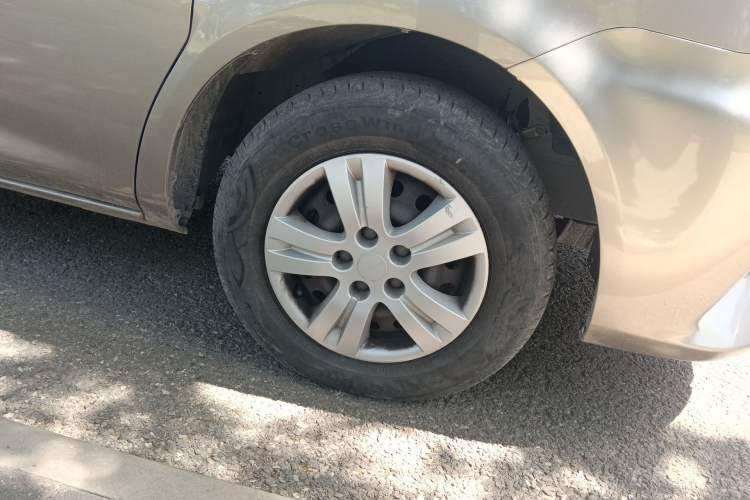 Used FORTHING Lingzhi 2023 M5L 1.6L Base Model 5 Seats
