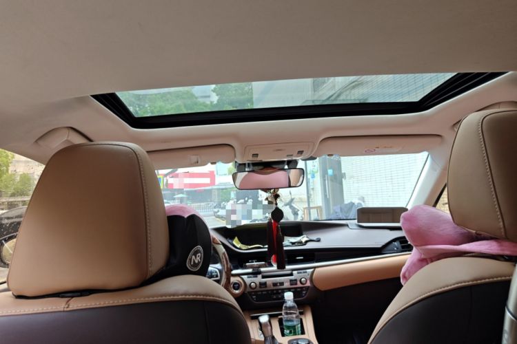 Used Lexus ES 2015 300h Comfort Edition Headliner