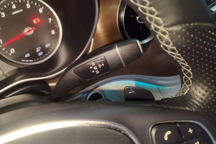 Used Mercedes-Benz V-Class 2021 V 260 Prestige Edition Gear Lever