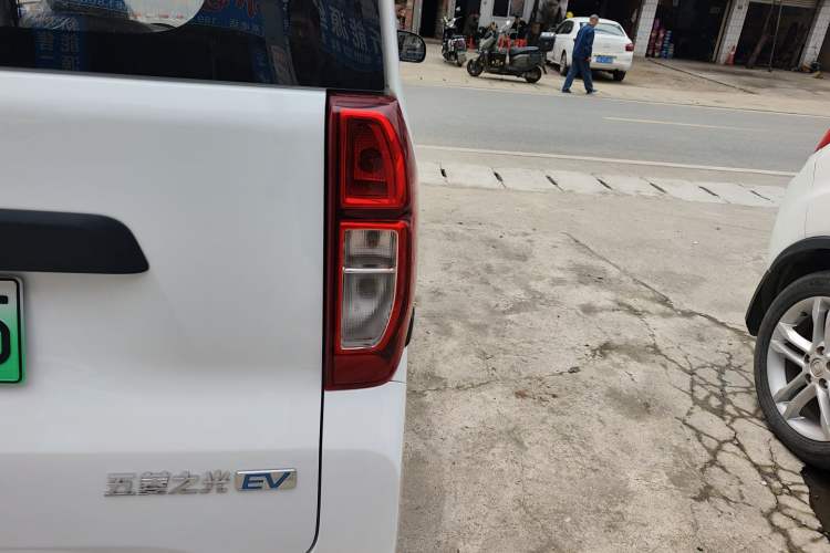 Used Wuling Zhiguang New Energy 2025 Comfort Model Exterior 3