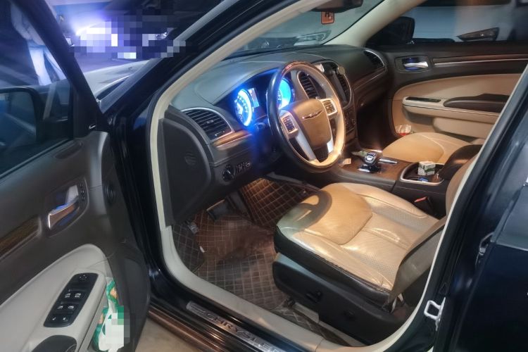 Used Chrysler 300C 2013 3.6L Premium Edition
