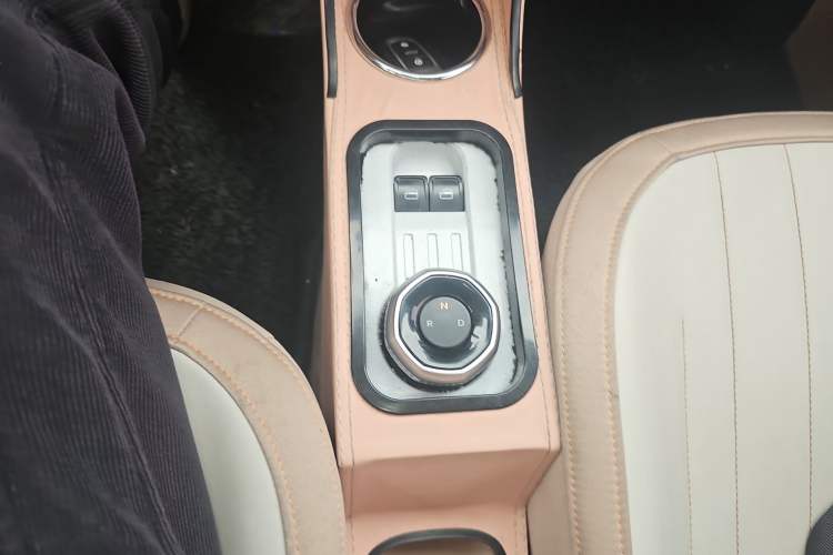 Used Geely Galaxy Panda 2023 Panda Mini 200km Endurance Bear
