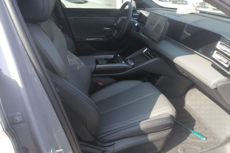 Used BYD Qin L 2026 DM-i 128KM Leading Edition Right Front Seat