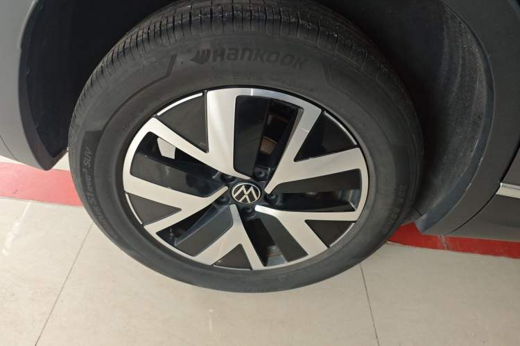Used Volkswagen Tayron 2023 300TSI Two-Wheel-Drive Luxury Plus Advanced Edition Right Rear Wheel Hub