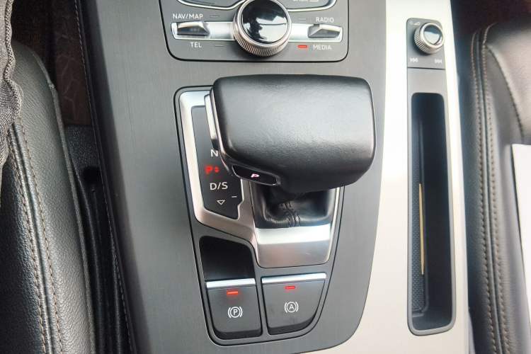 Used Audi Q5L 2020 40 TFSI Prestige Fashion Edition Gear Lever