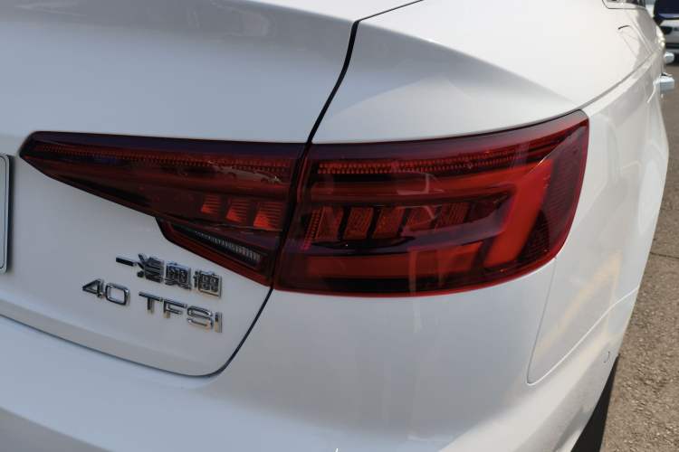 Used Audi A4L 2019 40 TFSI Fashion Edition China VI Emission Standard