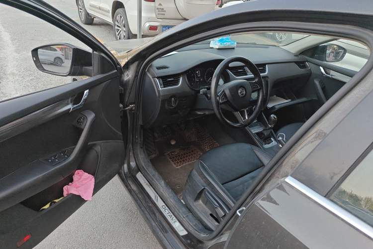 Used Skoda Octavia 2017 1.6L Manual Smart Drive Edition