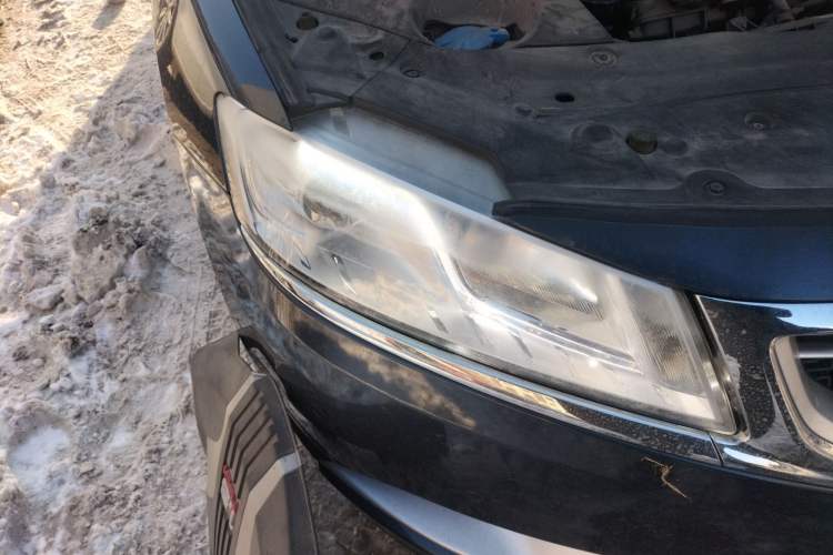 Used Geely Auto Emgrand GT 2015 1.8T Flagship Model Right Front Headlight