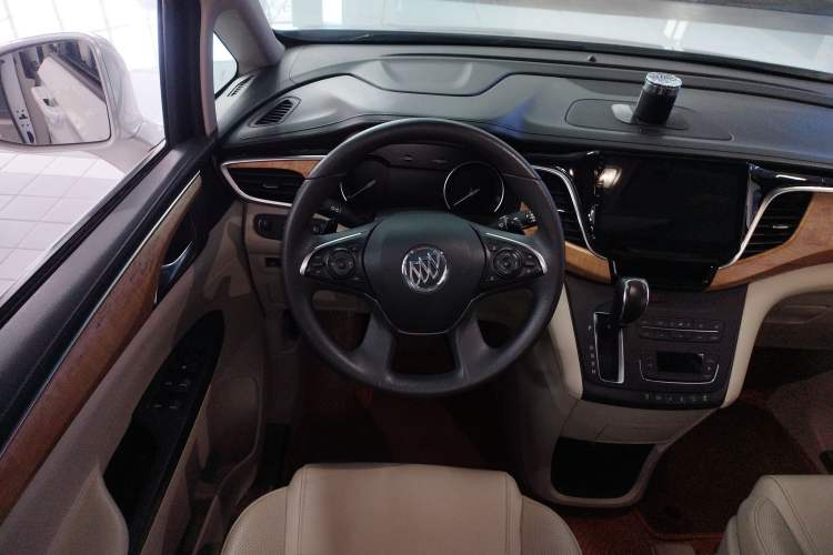 Used Buick GL8 2018 ES 28T Comfort Model China VI Standard Steering Wheel