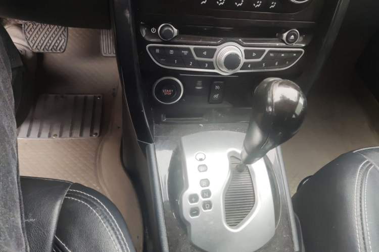 Used Renault Koleos 2012 2.5L Two-Wheel Drive Comfort Edition with Navigation