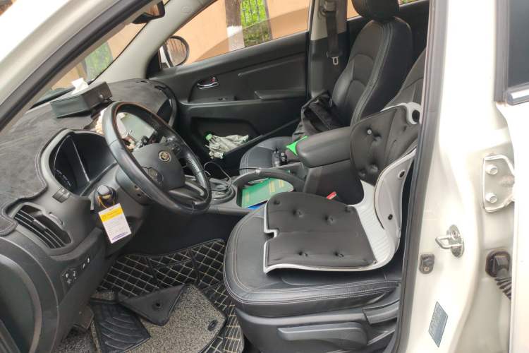 Used Kia Sportage R 2014 2.0L Automatic Two-Wheel Drive GLS Trim Left Front Seat