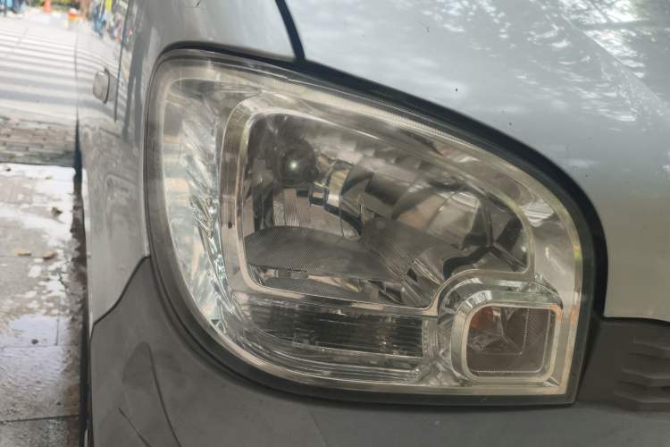 Used Wuling Zhiguang 2015 1.2L Practical LS-I Model Right Front Headlight