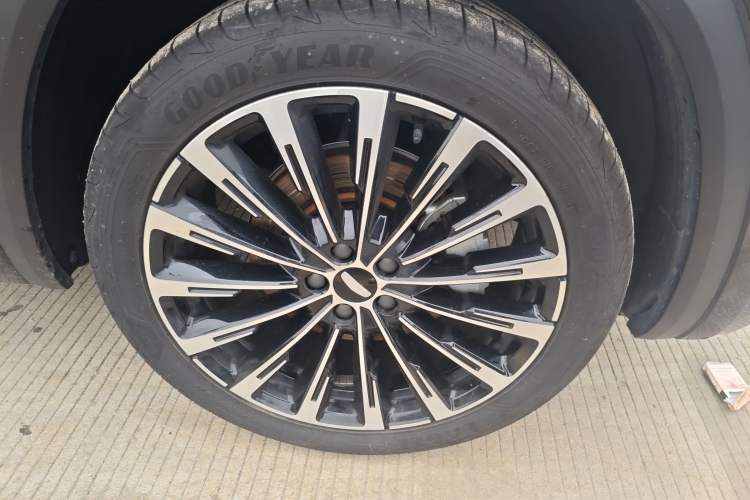 Used Geely Auto Monjaro L 2025 Dongfang Yao 2.0TD Automatic Lanxing Edition
