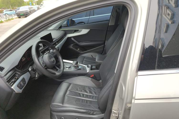 Used Audi A4L 2019 40 TFSI Fashion Version China V