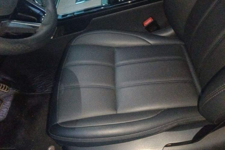 Used Land Rover Range Evoque 2021 Range Rover Velar 249 PS R-Dynamic S Performance Edition