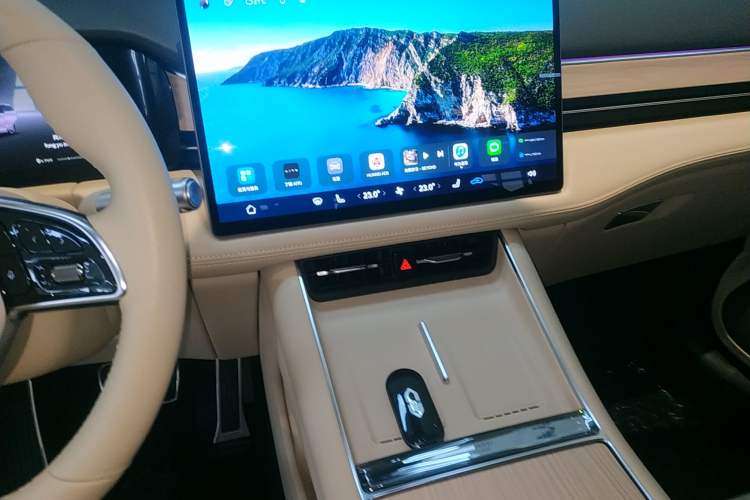 Used Hima AITO M5 2025 Extended-Range Ultra All-Wheel-Drive Version Audio And AC Panel