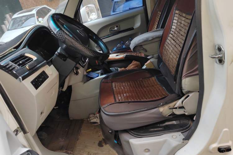 Used Jinbei New Hiace X30L 