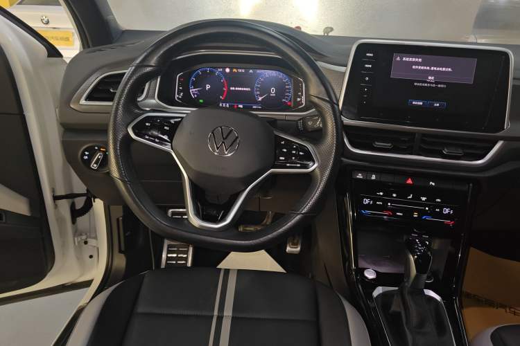 Used Volkswagen T-ROC 2023 300TSI DSG Two-Wheel-Drive Chen Guang Edition Steering Wheel