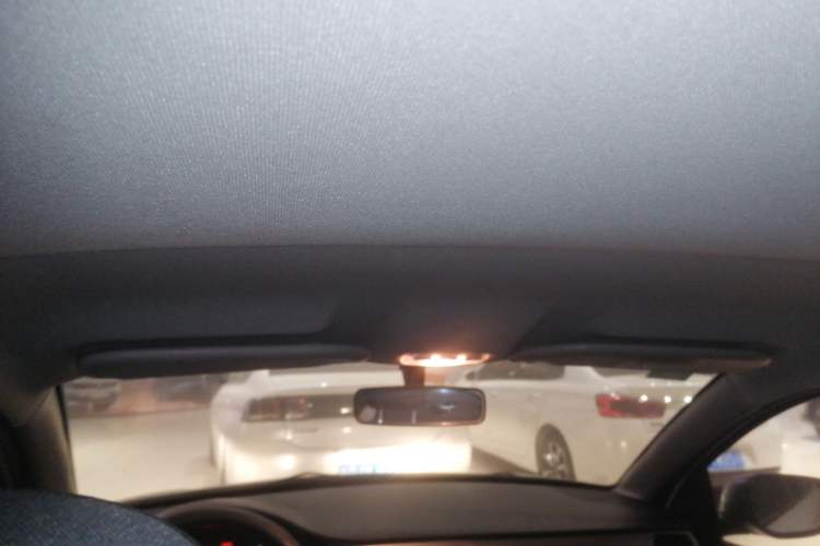 Used Citroen Elysee 2015 Zhishang Edition 1.6L Manual Fashion Model
