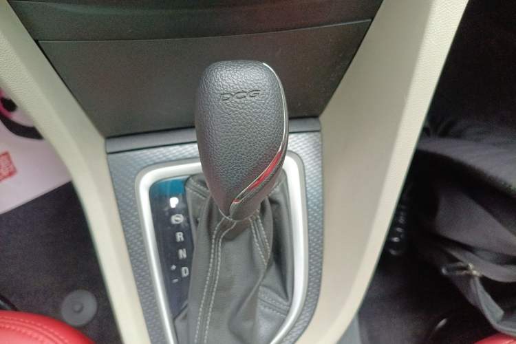 Used Buick GT 2019 15T Dual-Clutch Connected Elite Version China V Standard Gear Lever