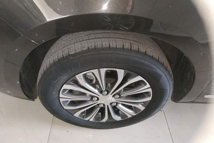 Used Buick GL8 2021 Land Cruiser Executive Class 652T Luxury Model