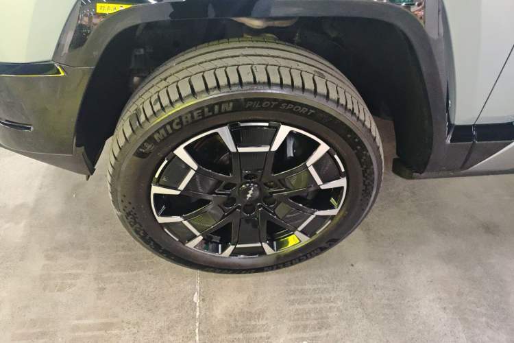 Used Formula Leopard Leopard 8 2025 Smart & Brave Flagship Edition 7 Seats