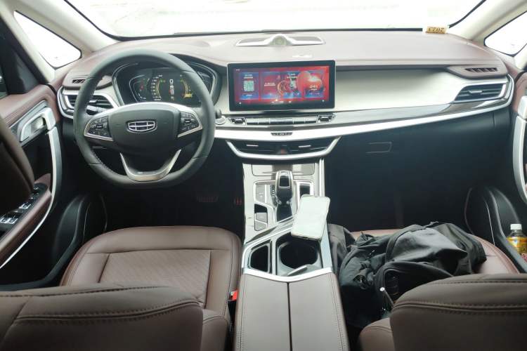 Used Geely Auto Jiajie 2022 1.8TD DCT Platinum Luxury Edition Center Console