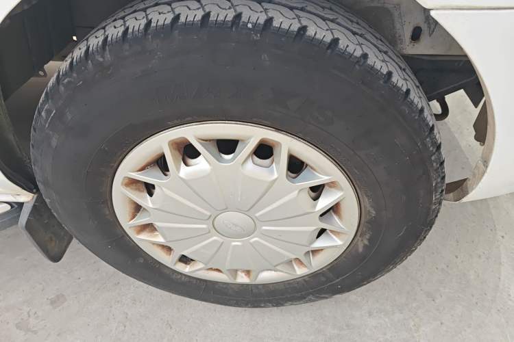 Used Ford Transit 2017 2.0T Diesel Multi-Purpose Commercial Vehicle Short Wheelbase Low Roof China V Standard
