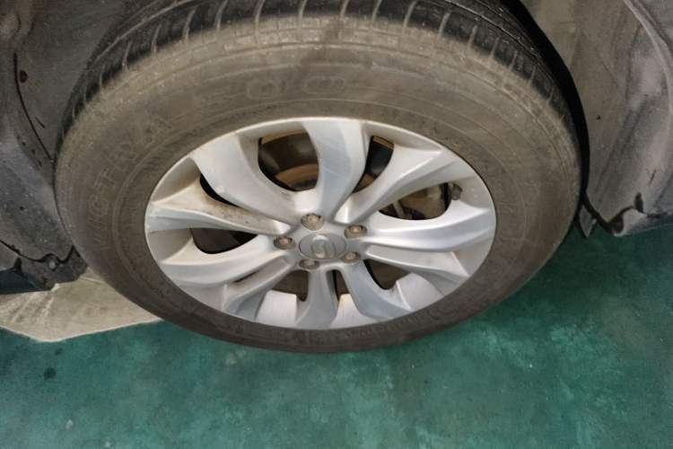 Used GAC Trumpchi GS5 Super 2015 1.8T Automatic All-Wheel-Drive Elite Edition Right Front Wheel Hub