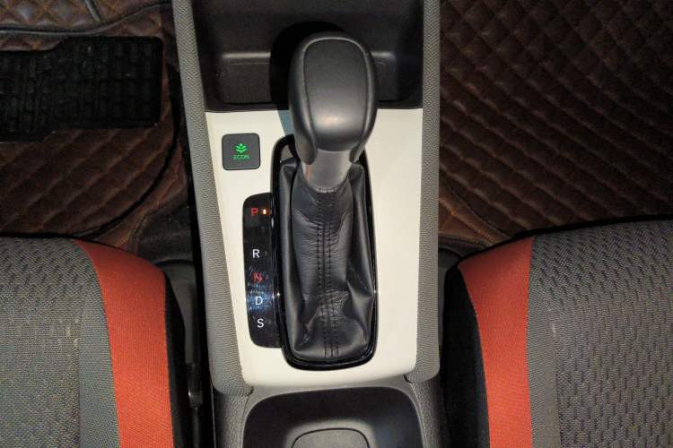 Used Honda LIFE 2021 1.5L CVT SPO-SS Dynamic Edition Gear Lever
