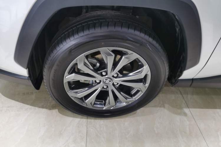 Used Toyota RAV4 2023 Dual-Engine 2.5L E-CVT Two-Wheel Drive Elite Plus Edition Left Front Wheel Hub