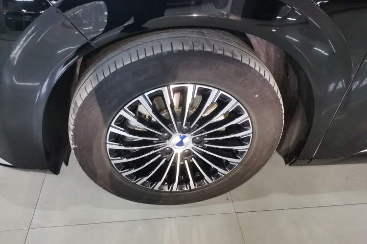 Used Denza D9 2024 DM-i 1050 Luxury Model