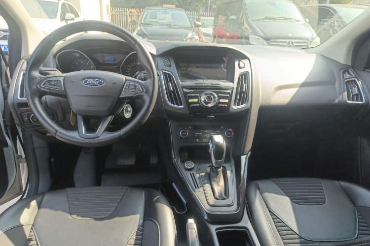 Used Ford Focus 2017 Hatchback 1.6L Automatic Fashion Edition Smart Drive Version
