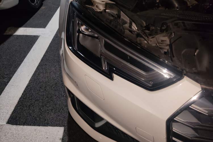 Used Audi A4L 2019 40 TFSI Fashion Edition China VI Emission Standard
