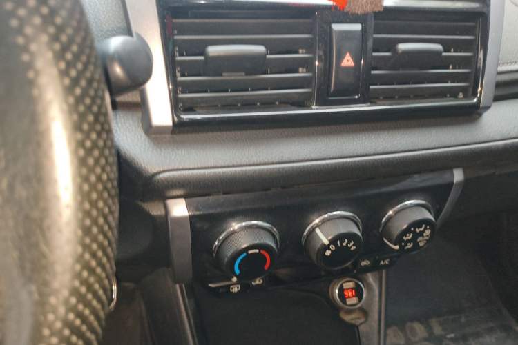 Used Toyota Vios 2016 1.5L Automatic ZhiZhen Xingyao Edition Audio And AC Panel