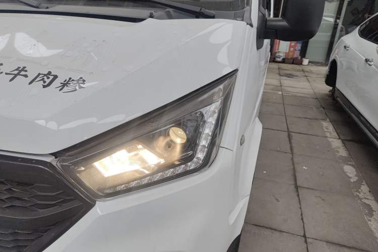 Used JMC Transit 2021 2.8T Space King Standard Version Short Wheelbase Mid-Height Roof 6-Seater Diesel Euro VI JX493