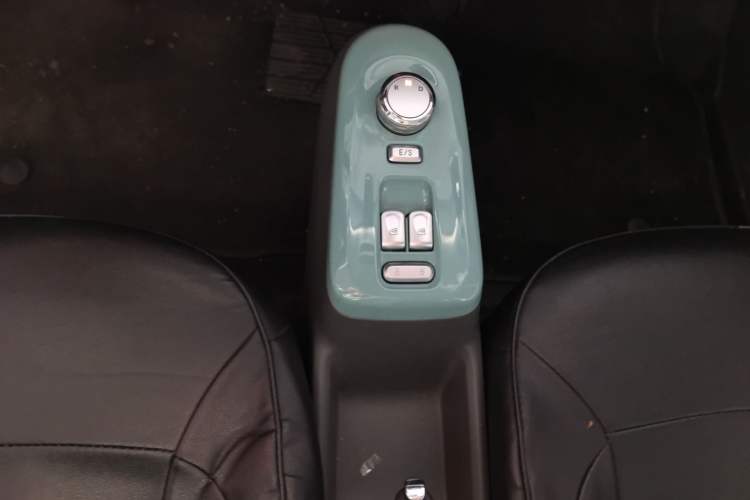 Used CHANGAN NEVO Lumin 2022 210km Sweet Edition Gear Lever