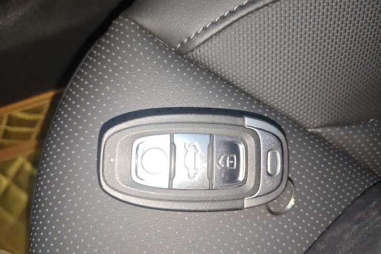 Used Hongqi E-QM5 2024 610 km PLUS
