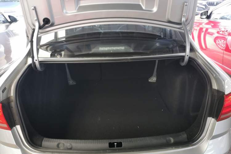 Used Volkswagen Lavida 2017 1.6L Automatic Comfort Edition