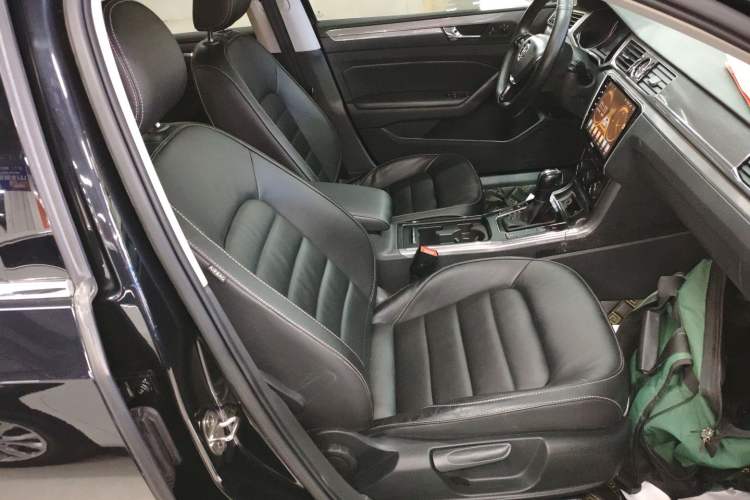 Used Volkswagen Passat 2017 280TSI DSG Luxury Edition
