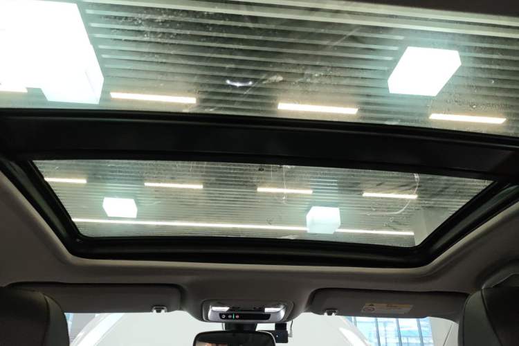 Used Chevrolet Malibu XL 2022 535T Automatic RuiLian Edition Headliner